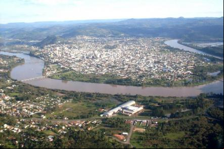 Panoramica da cidade e o Rio igua