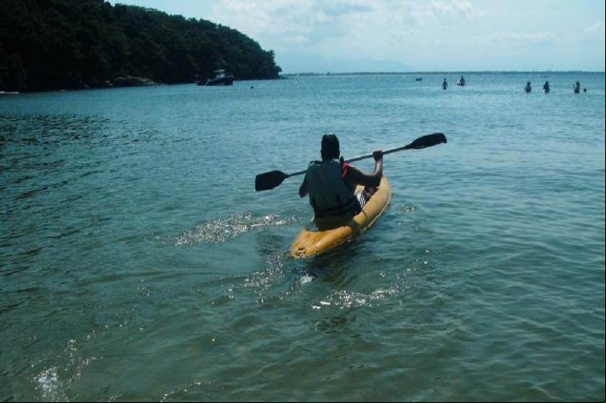 Canoagem em Praia das Encantadas - Ilha do Mel-PR - Foto: Pousada Ilha do Mel (Divulga Canoagem em Praia das Encantadas - Ilha do Mel-PR - Foto: Pousada Ilha do Mel (Divulga
