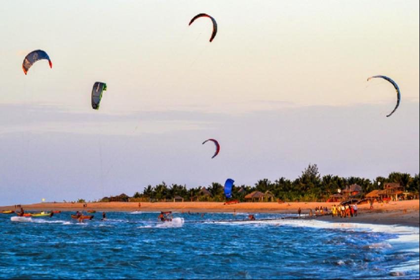 KitSurf em Barra Grande (Cajueiro da Praia-Pi) Foto: Chico Rasta KitSurf em Barra Grande (Cajueiro da Praia-Pi) Foto: Chico Rasta