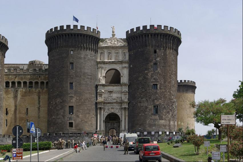 Castelo do Nuovo - Foto: Berthold Werner (Licen