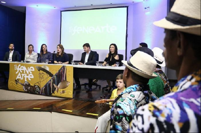 Debate no Feneart Foto: Divulga