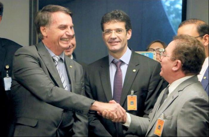 Min do Turismo, Presidente Bolsonaro e Presidente da ABIH - Foto: Mercado Eventos