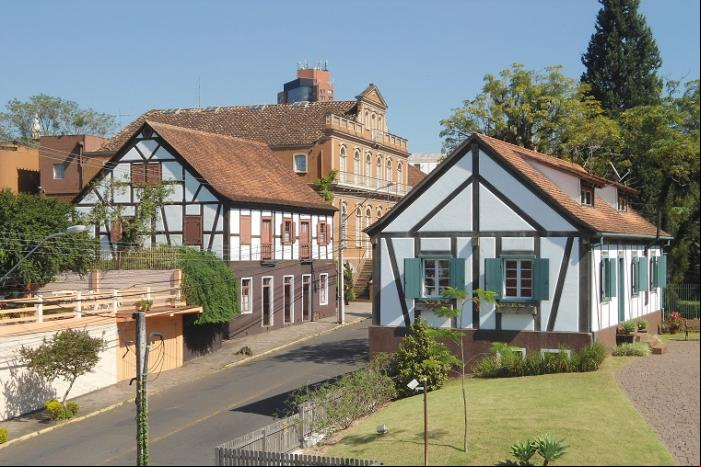 Casas tradicionais enxainel Novo Hamburgo (RS). Cr
